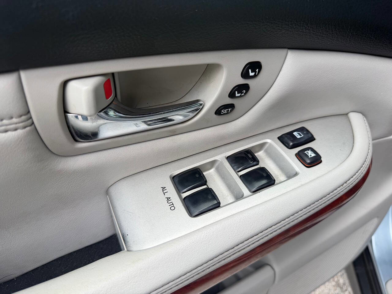 Used 2004 Lexus RX 330 image 18