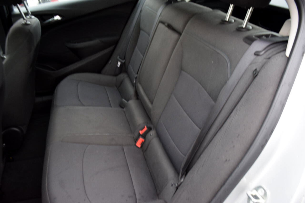 Used 2018 Chevrolet Cruze LT w/ Convenience Package image 28