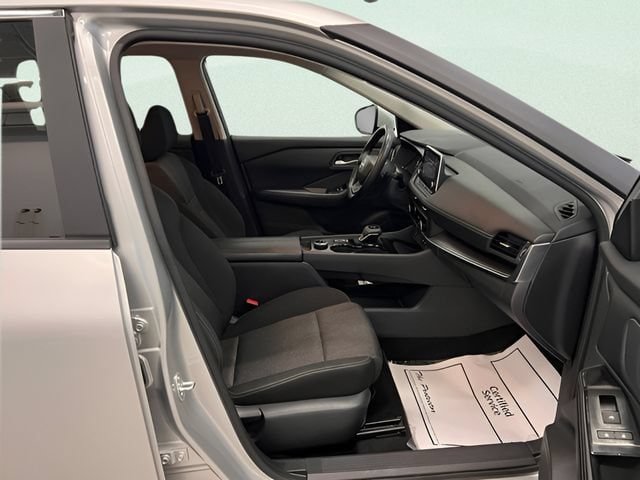 Used 2025 Nissan Rogue SV AWD/4WD image 13