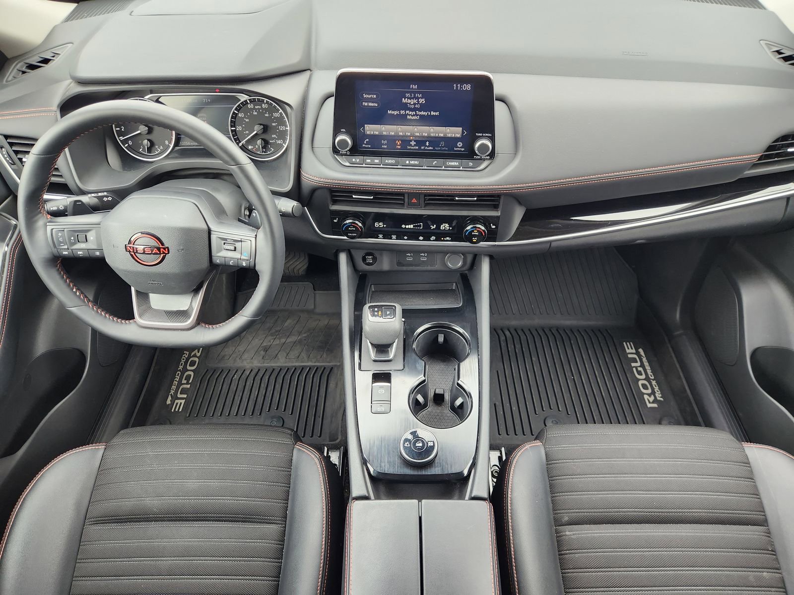 Used 2025 Nissan Rogue SV image 30