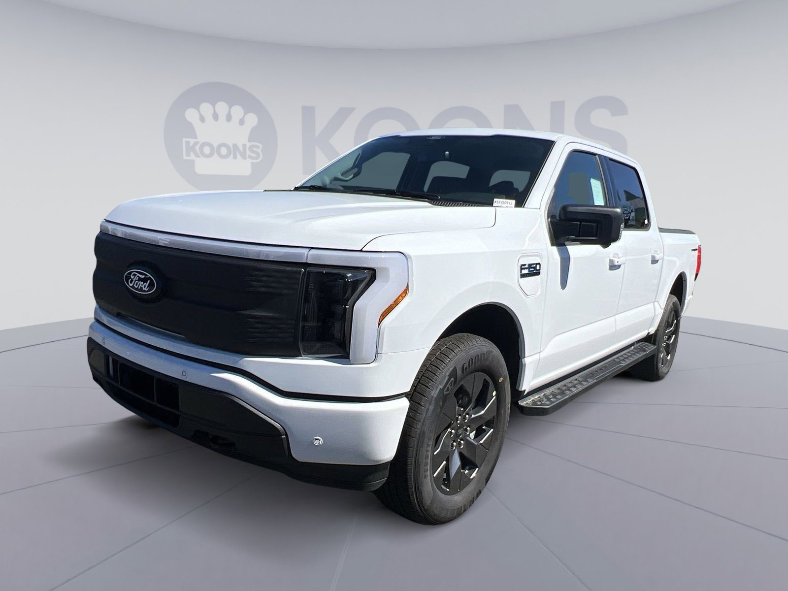 New 2025 Ford F150 Lightning Flash AWD/4WD image 1