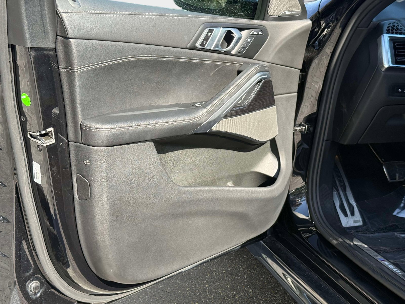 Used 2024 BMW X6 M60i AWD/4WD image 38