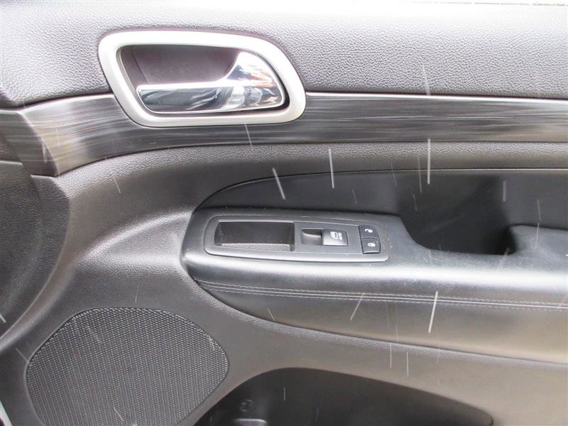 Used 2019 Jeep Grand Cherokee Altitude image 28