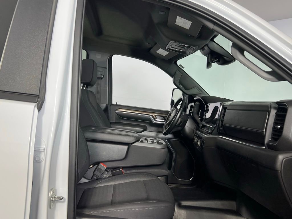 Used 2024 Chevrolet Silverado 3500 LT image 33