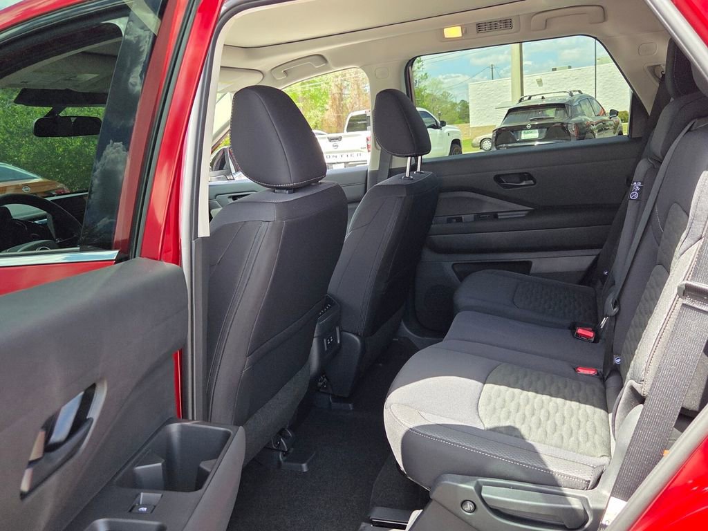 New 2026 Nissan Pathfinder SV image 5