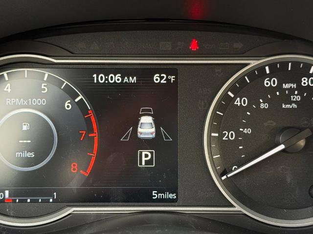 New 2025 Nissan Versa SR w/ Trunk Package FWD image 30