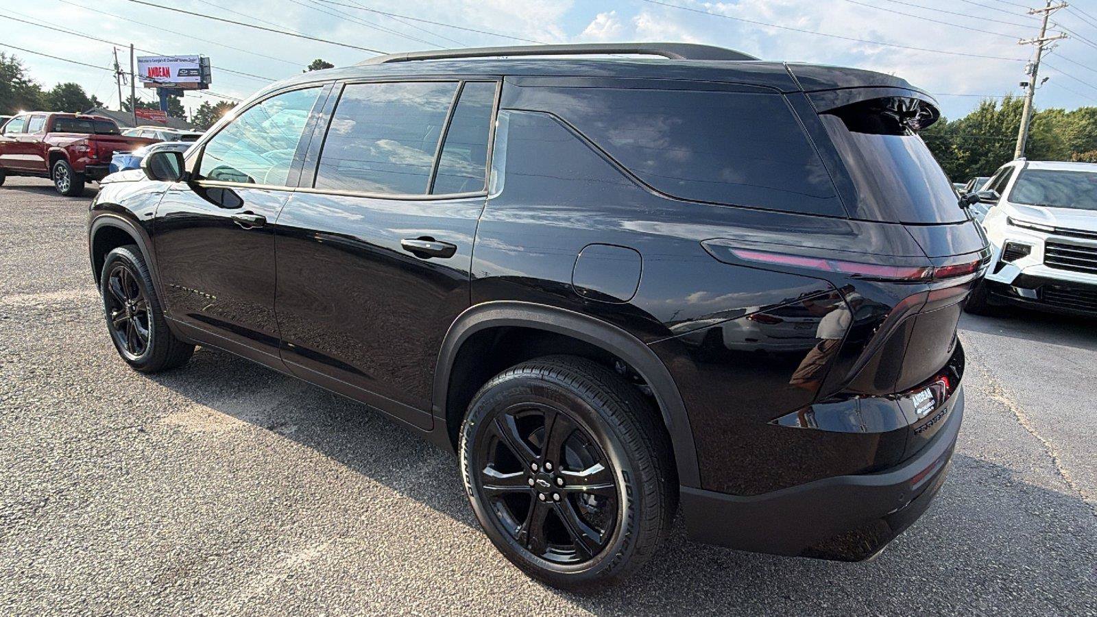 New 2027 Chevrolet Traverse LT w/ Midnight/Sport Edition FWD image 10