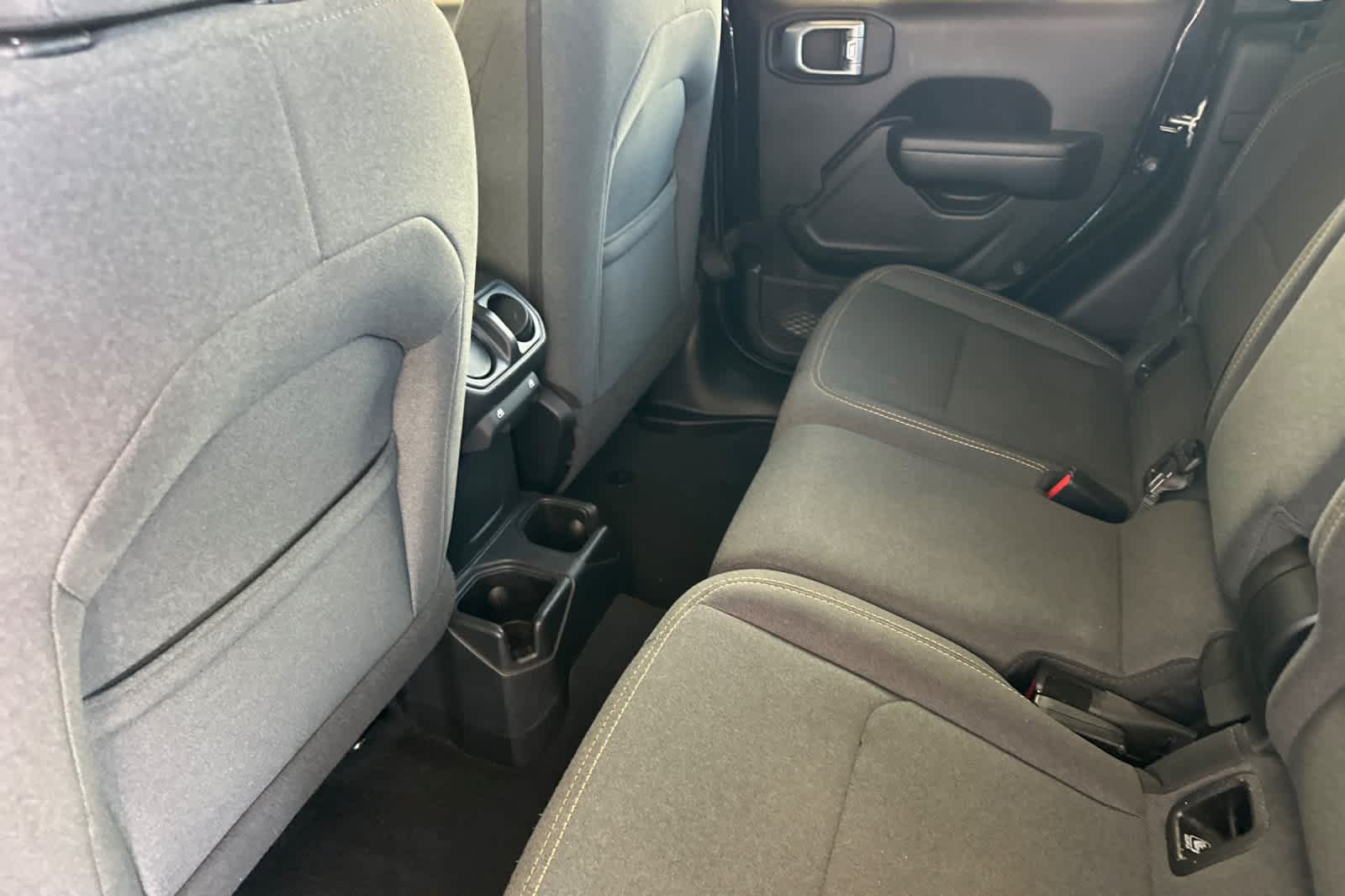 Used 2024 Jeep Gladiator Sport AWD/4WD image 12