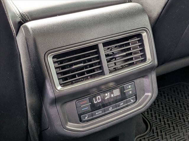 Used 2024 Volkswagen Atlas SEL Premium R-Line AWD/4WD image 17