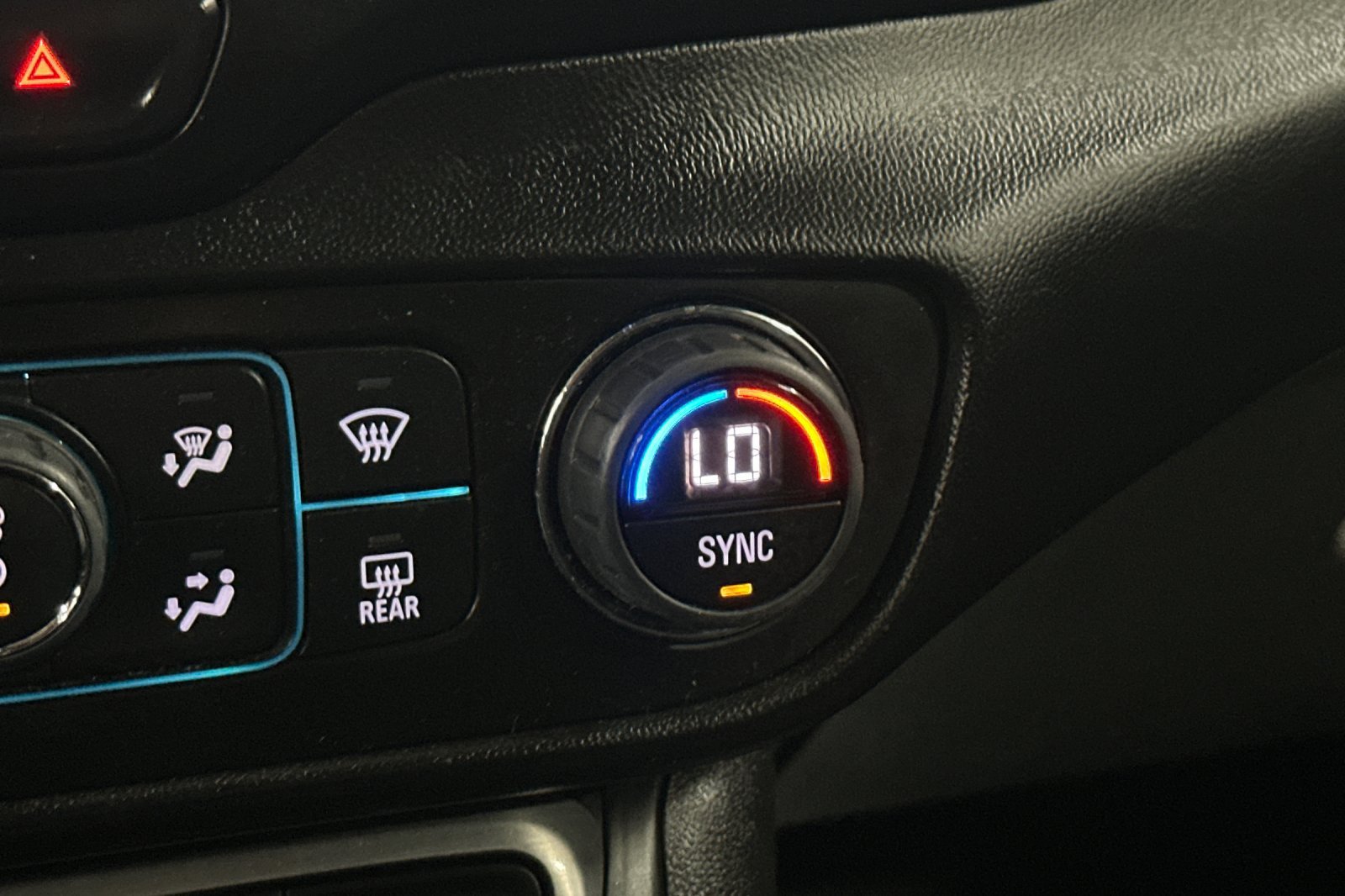 Used 2022 GMC Terrain SLE w/ Driver Convenience Package FWD image 30