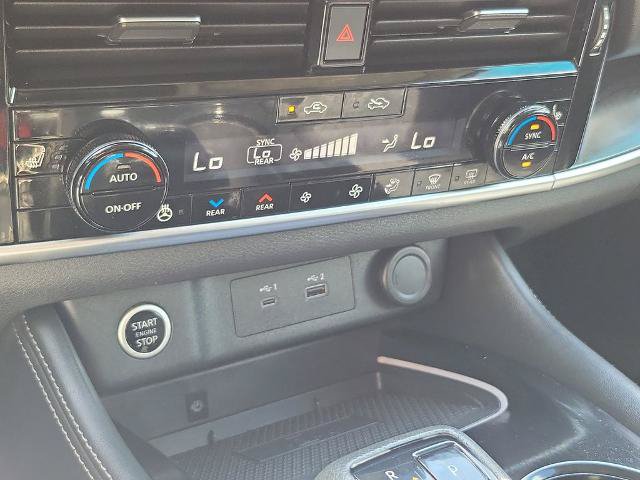 Certified 2022 Nissan Rogue Platinum w/ Head-Up Display Package FWD image 27