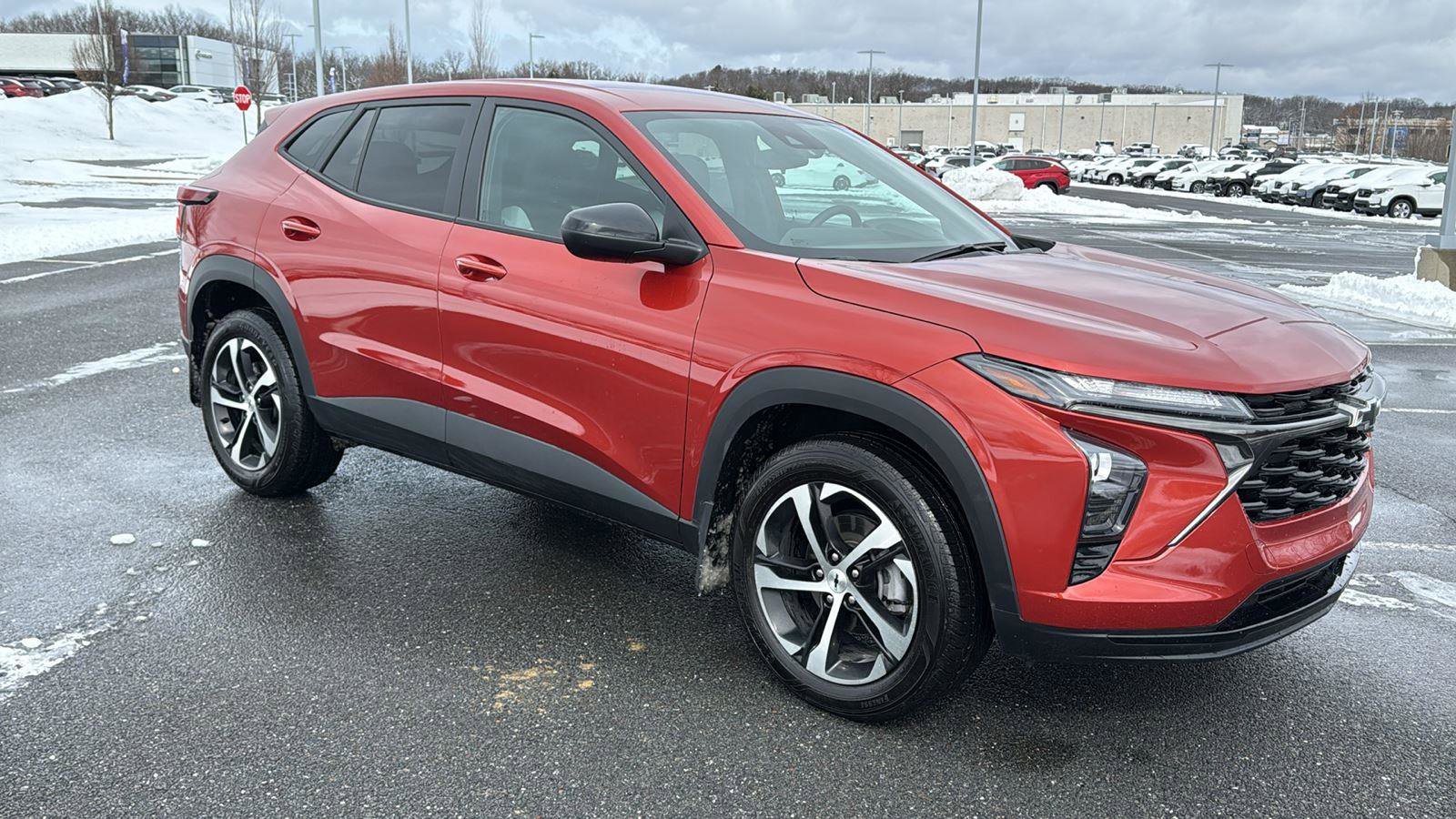 Used 2024 Chevrolet Trax RS w/ Driver Confidence Package image 2