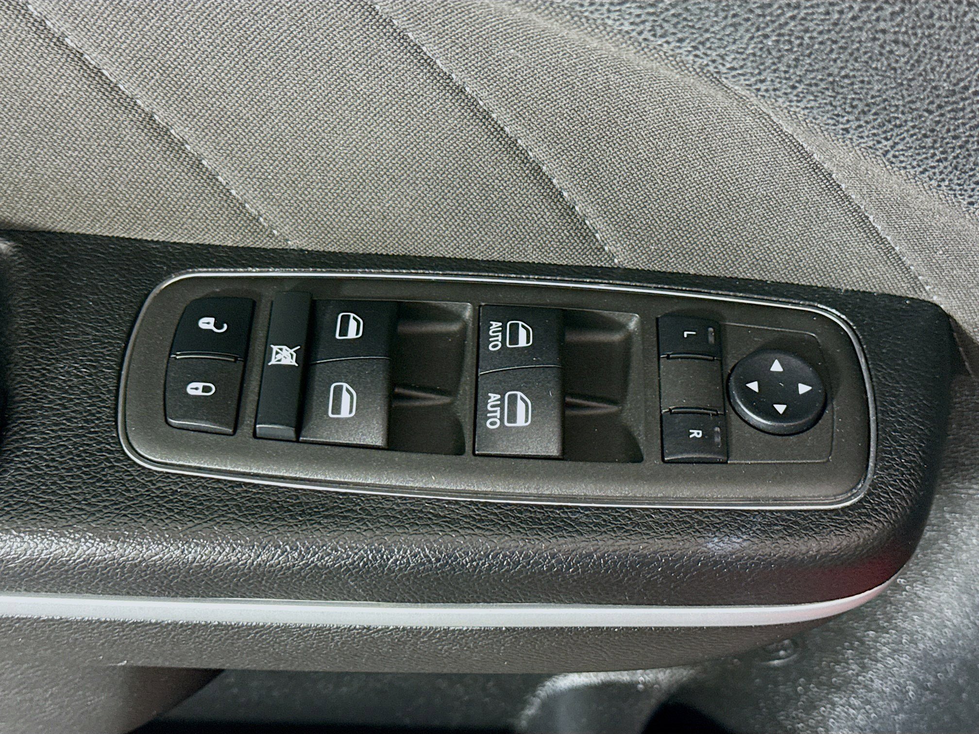 Used 2022 Dodge Charger SXT image 24