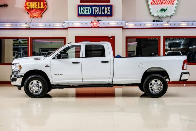 Used 2022 RAM 3500 Tradesman w/ Chrome Appearance Group AWD/4WD image 11