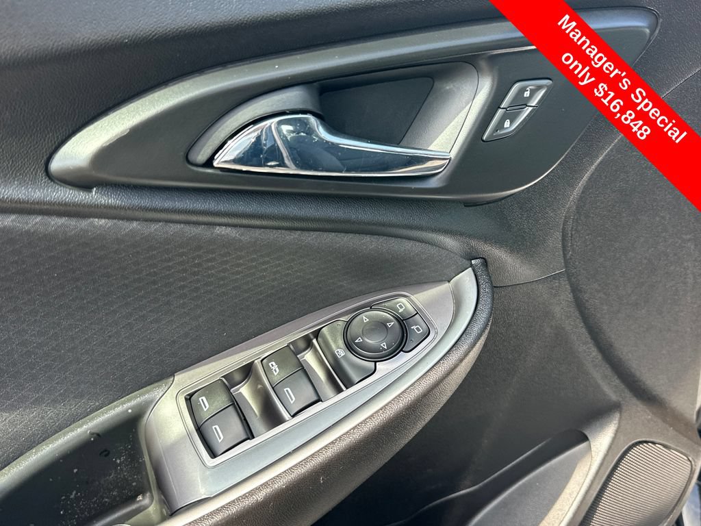 Used 2022 Chevrolet Malibu LT FWD image 13