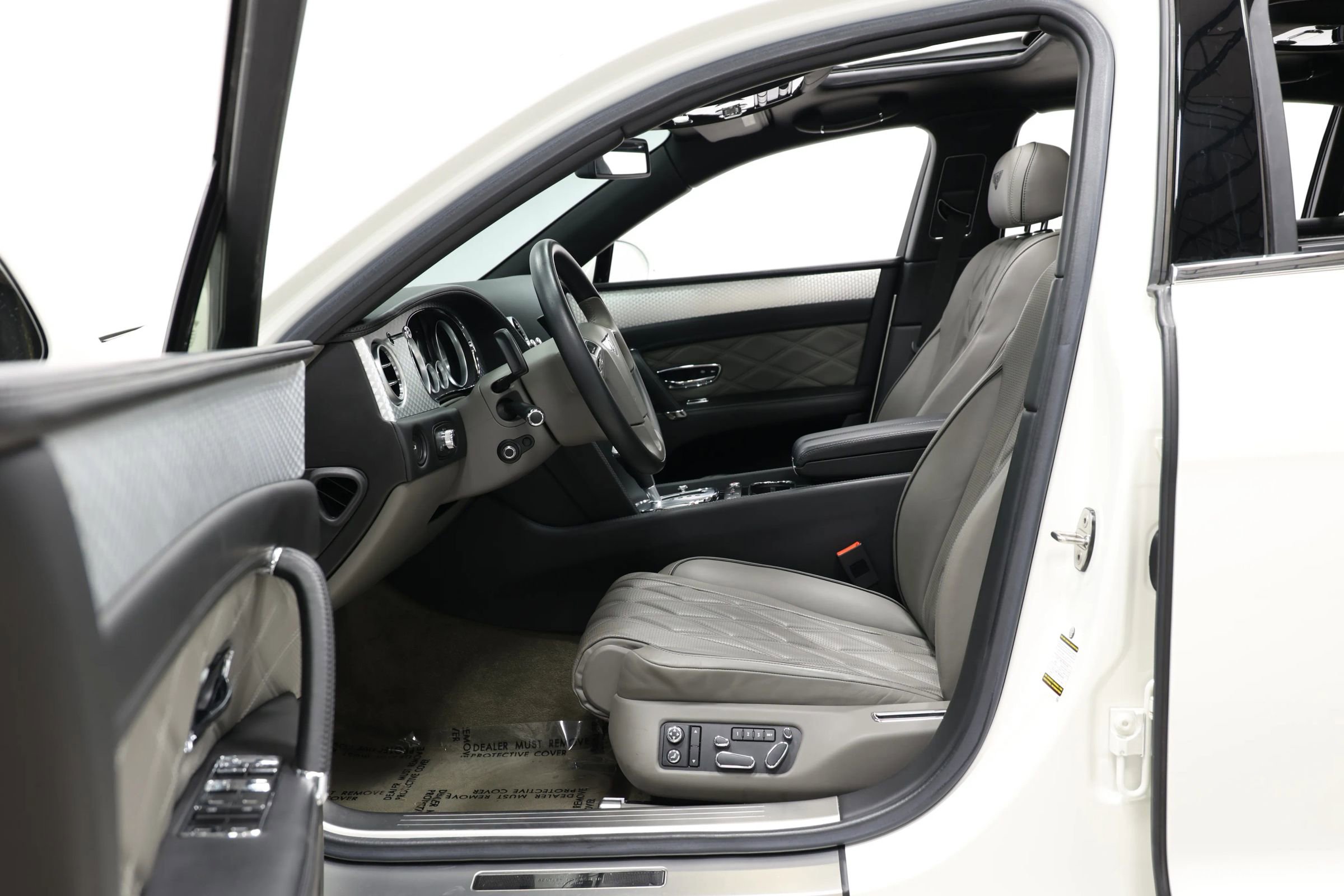 Used 2014 Bentley Flying Spur W12 image 13