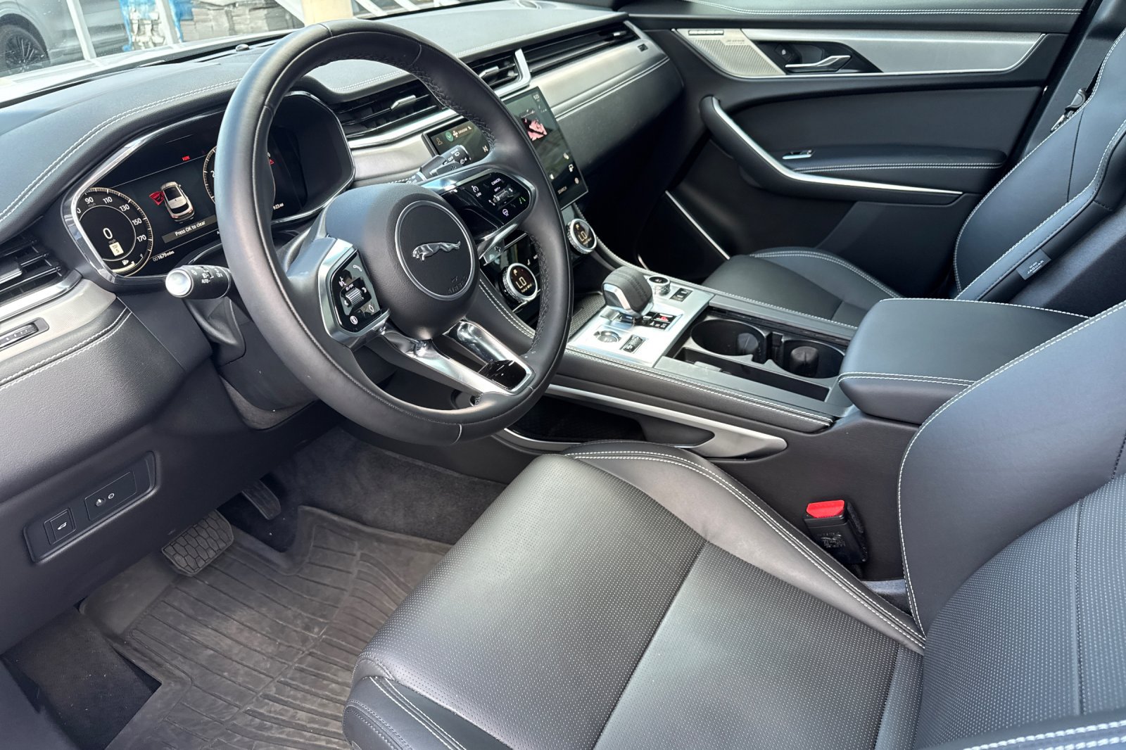Used 2026 Jaguar F-PACE R-Dynamic S AWD/4WD image 10