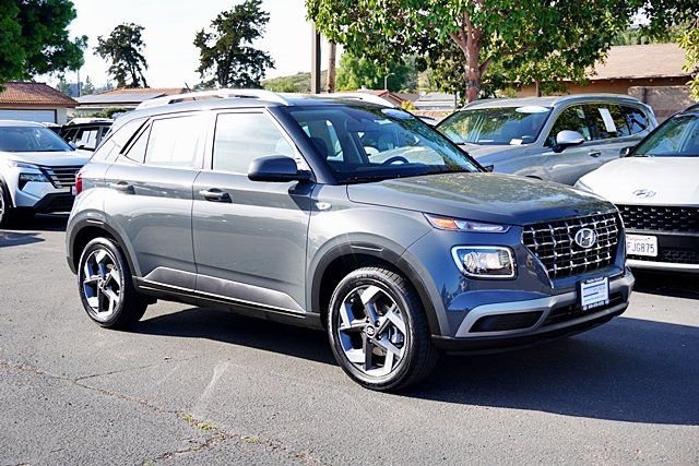 Certified 2026 Hyundai Venue SEL image 6