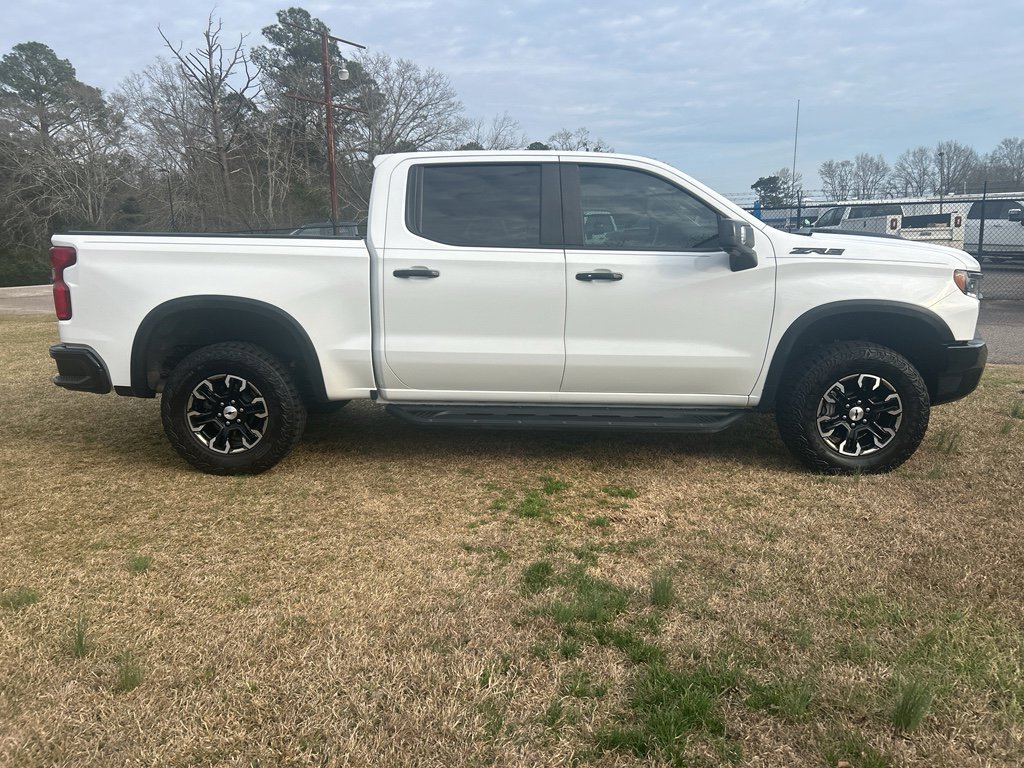 Used 2023 Chevrolet Silverado 1500 ZR2 w/ Technology Package image 9