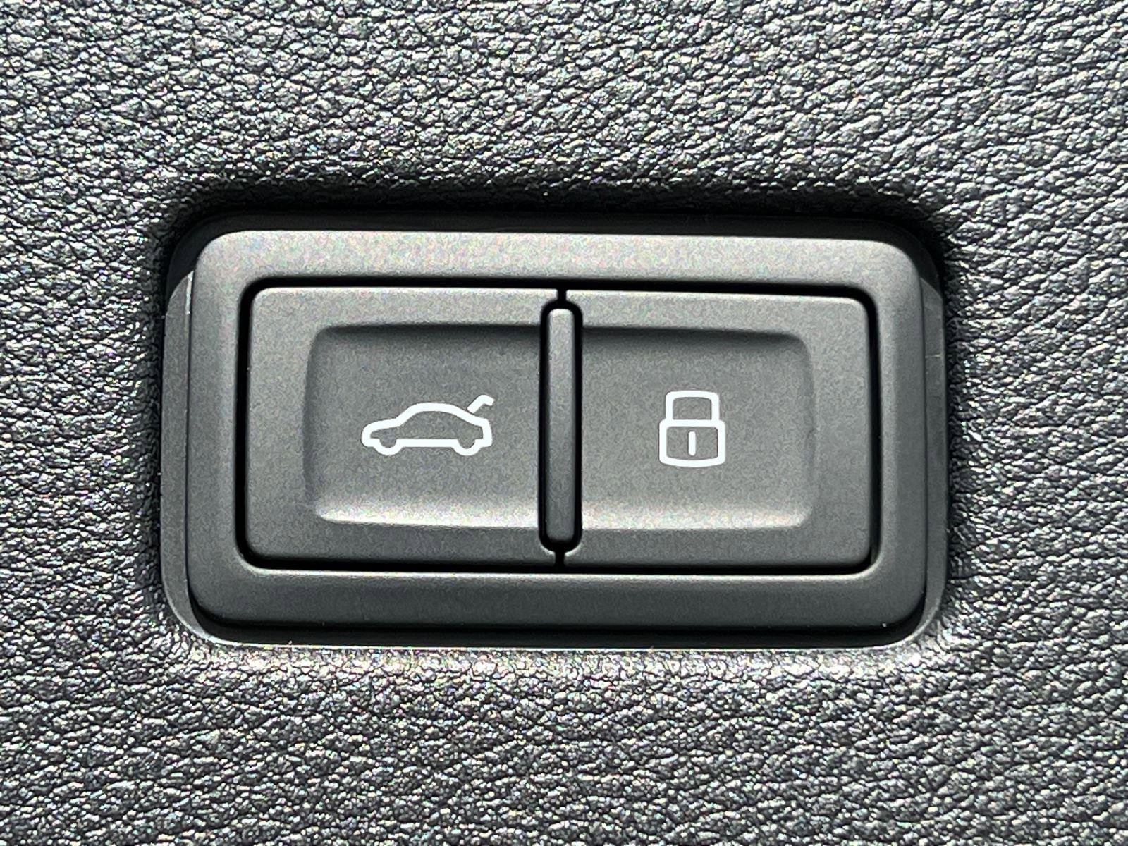 New 2025 Audi SQ8 Prestige image 14