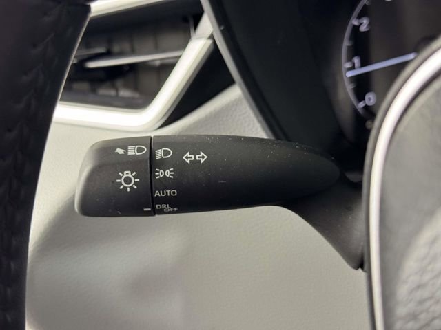 Used 2025 Toyota Corolla SE w/ Convenience Package image 21