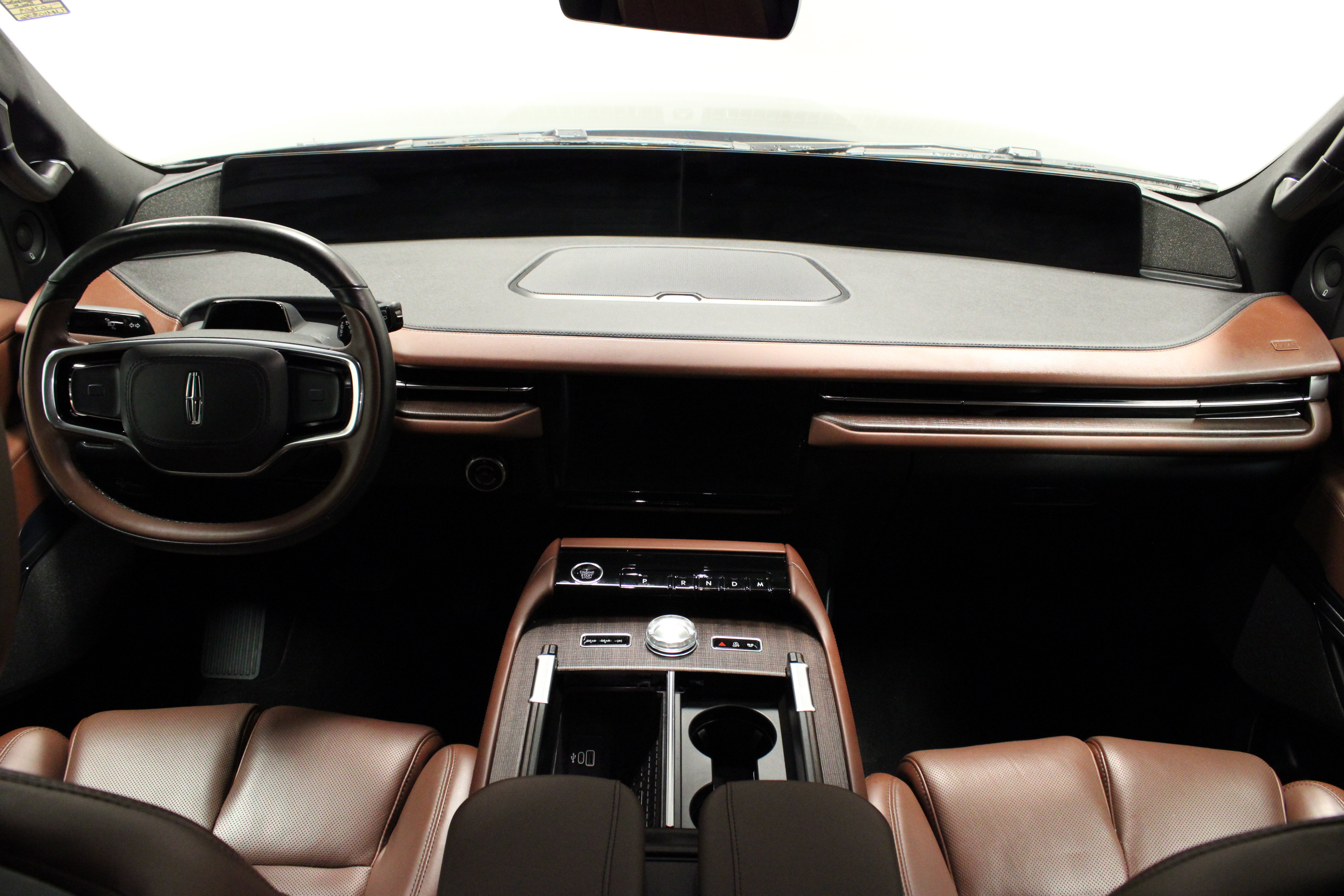 Used 2025 Lincoln Navigator Reserve image 25