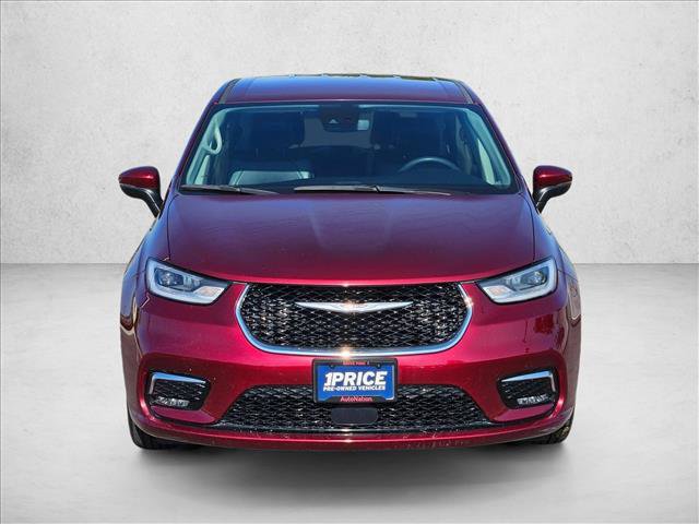 Used 2023 Chrysler Pacifica Touring-L FWD video 2