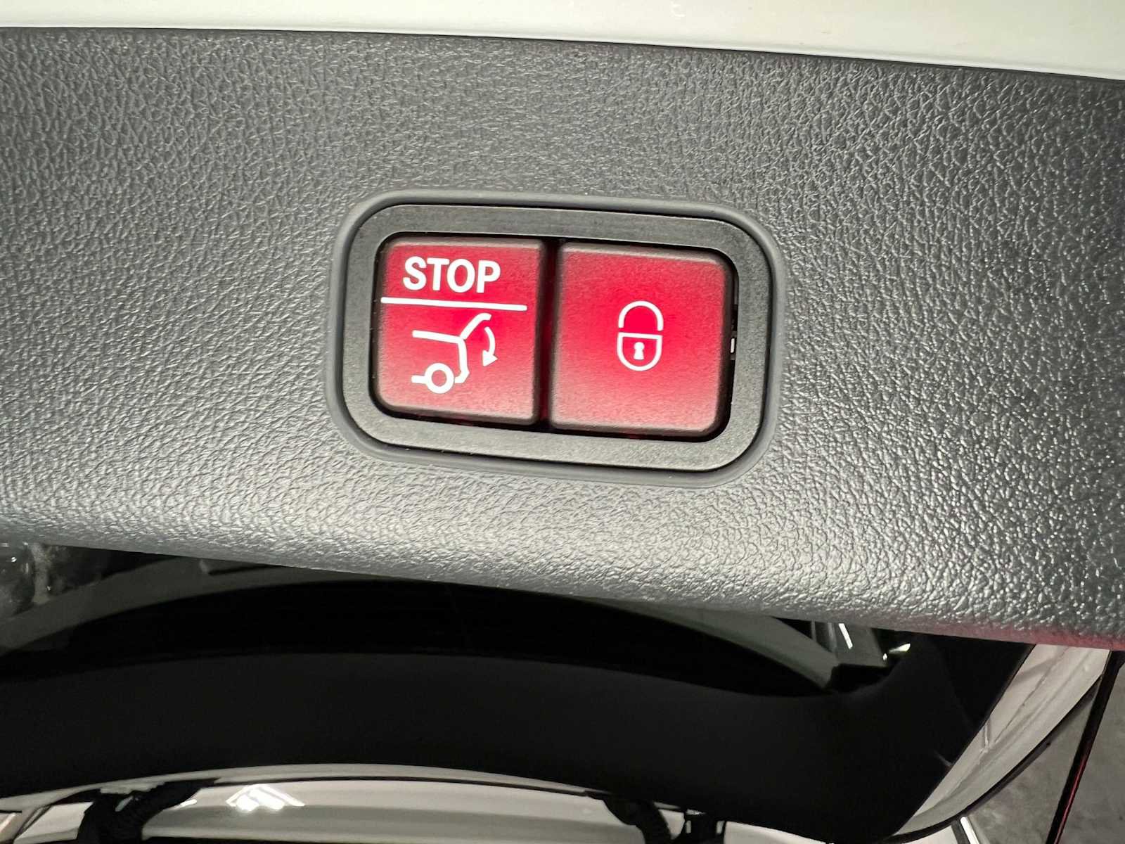 Used 2026 Mercedes-Benz GLC 300 4MATIC image 17