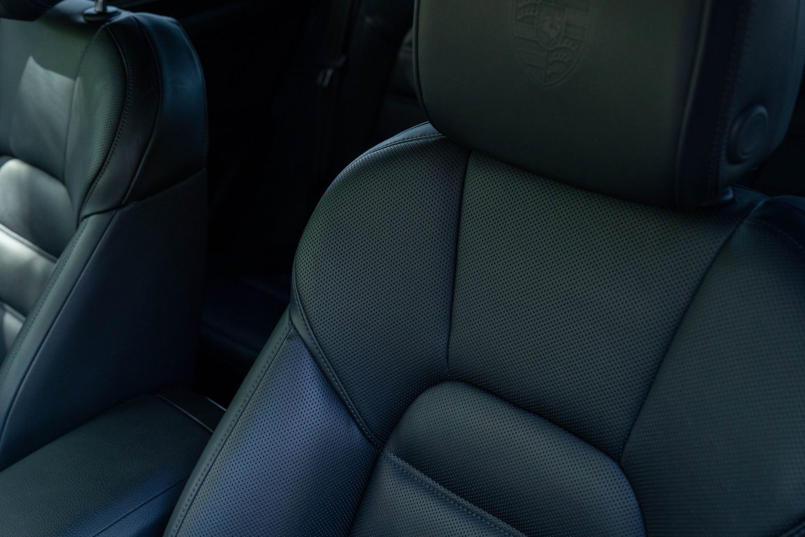 Certified 2025 Porsche Macan image 25