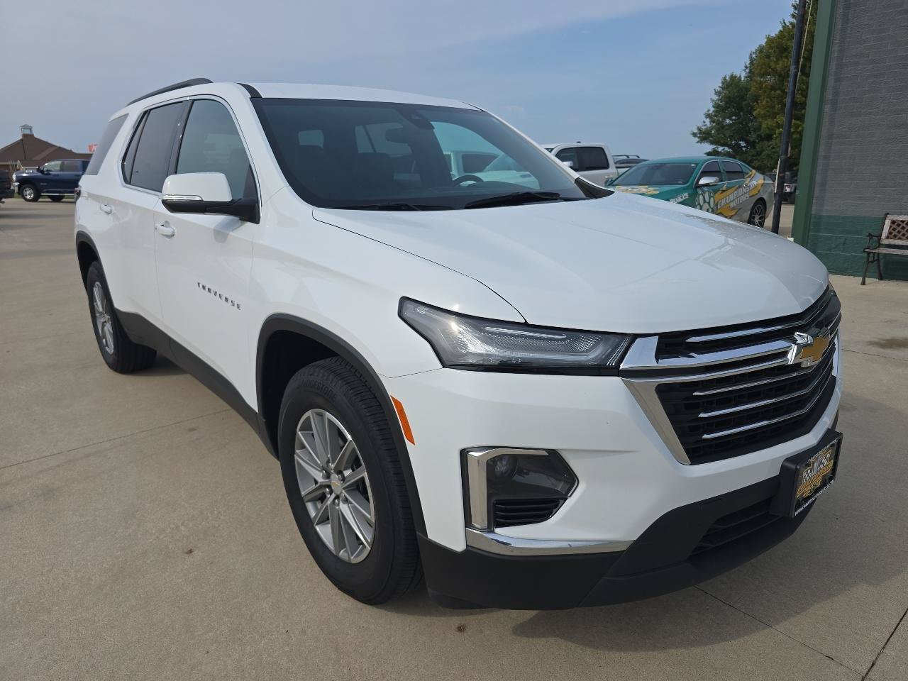 Used 2023 Chevrolet Traverse LT FWD image 7