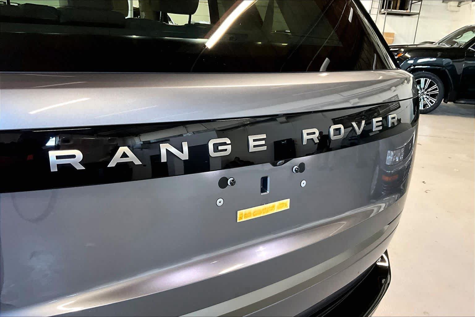 Used 2024 Land Rover Range Rover Long Wheelbase SE AWD/4WD image 24