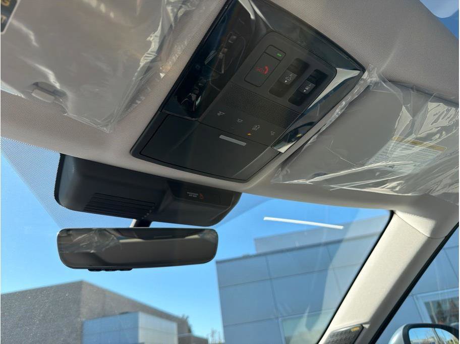 New 2026 Mitsubishi Outlander LE image 18