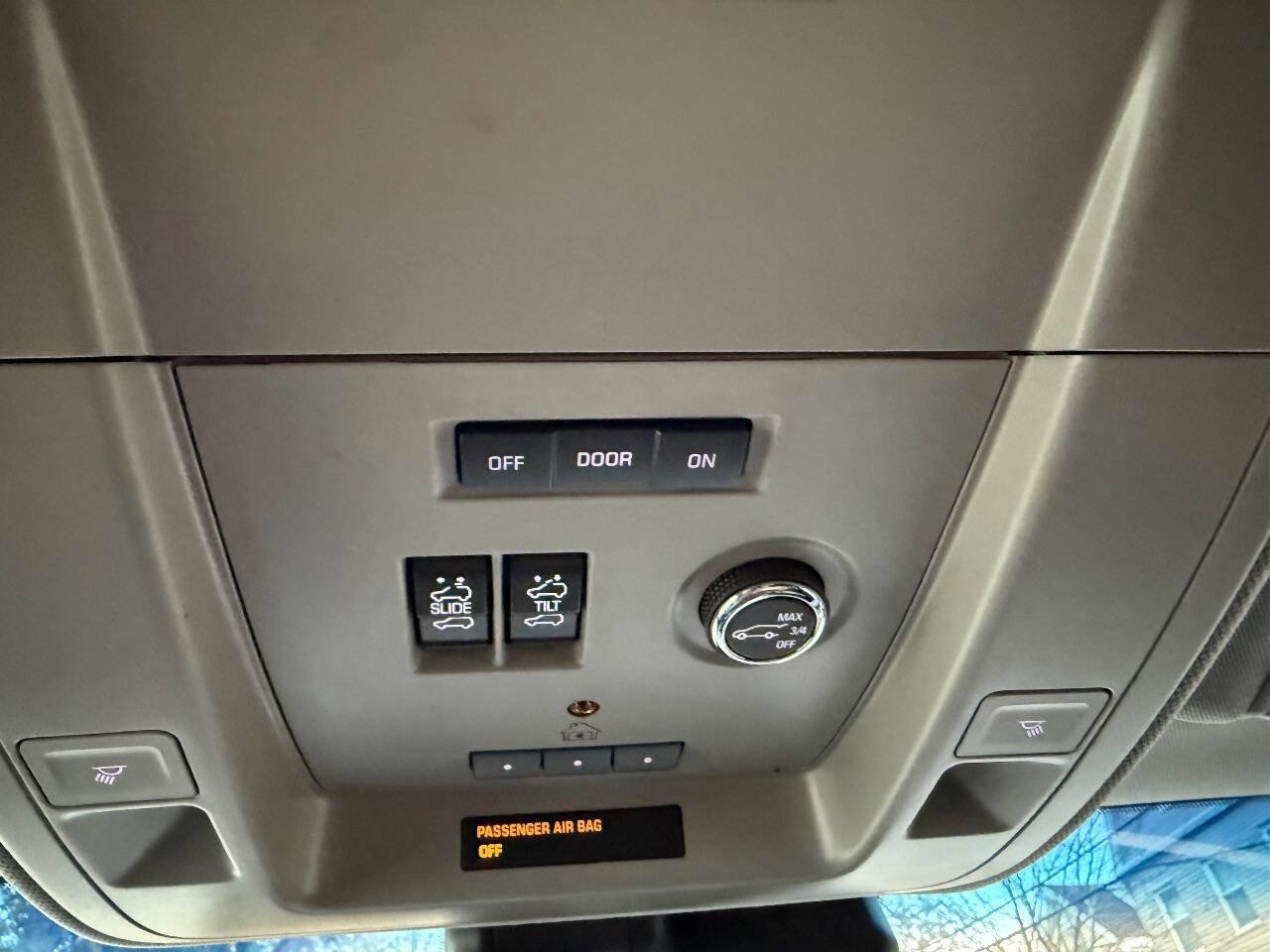 Used 2016 GMC Yukon XL SLT w/ Open Road Package image 15