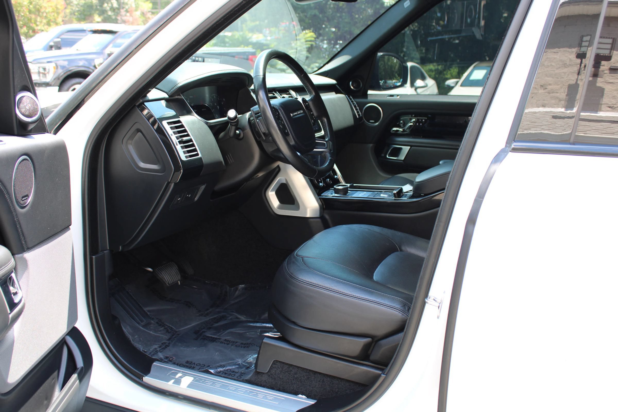 Used 2019 Land Rover Range Rover Supercharged AWD/4WD image 8