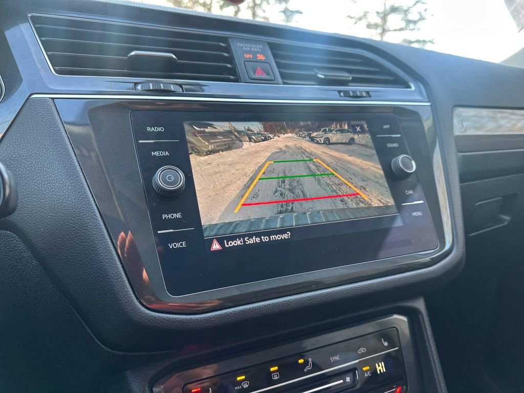 Certified 2022 Volkswagen Tiguan SE w/ Panoramic Sunroof Package image 10