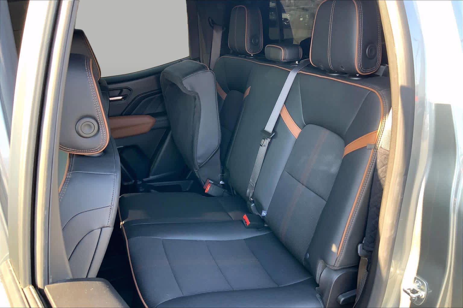 Used 2024 GMC Canyon AT4 w/ Canyon Safety Plus Package AWD/4WD image 35