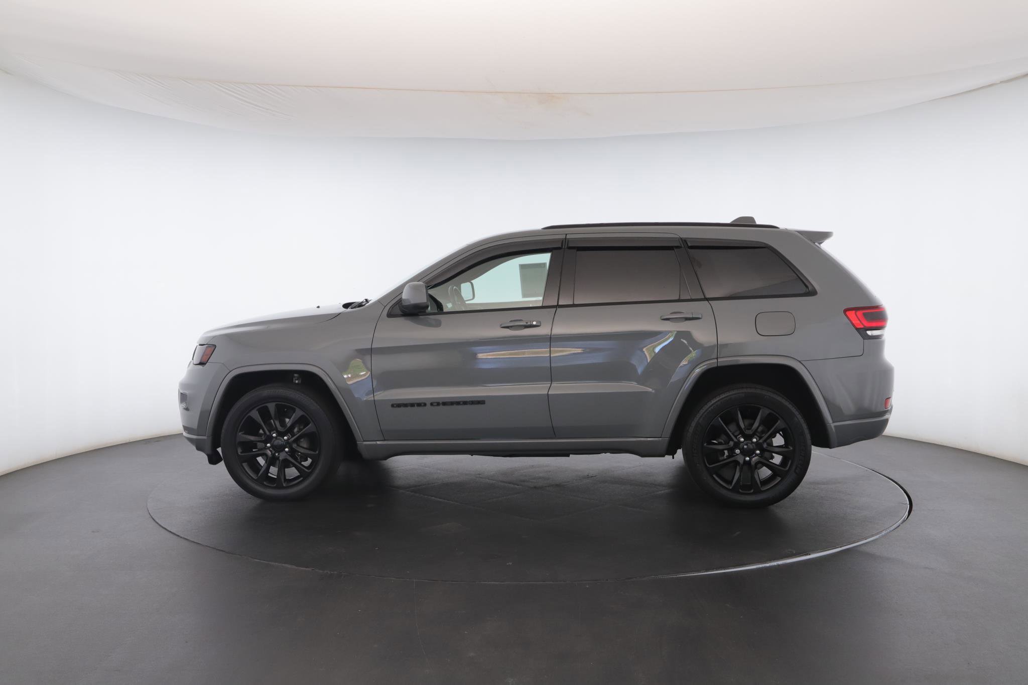 Used 2020 Jeep Grand Cherokee Altitude image 19