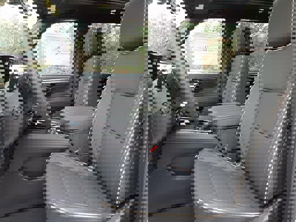 New 2026 Chevrolet Suburban Premier image 14