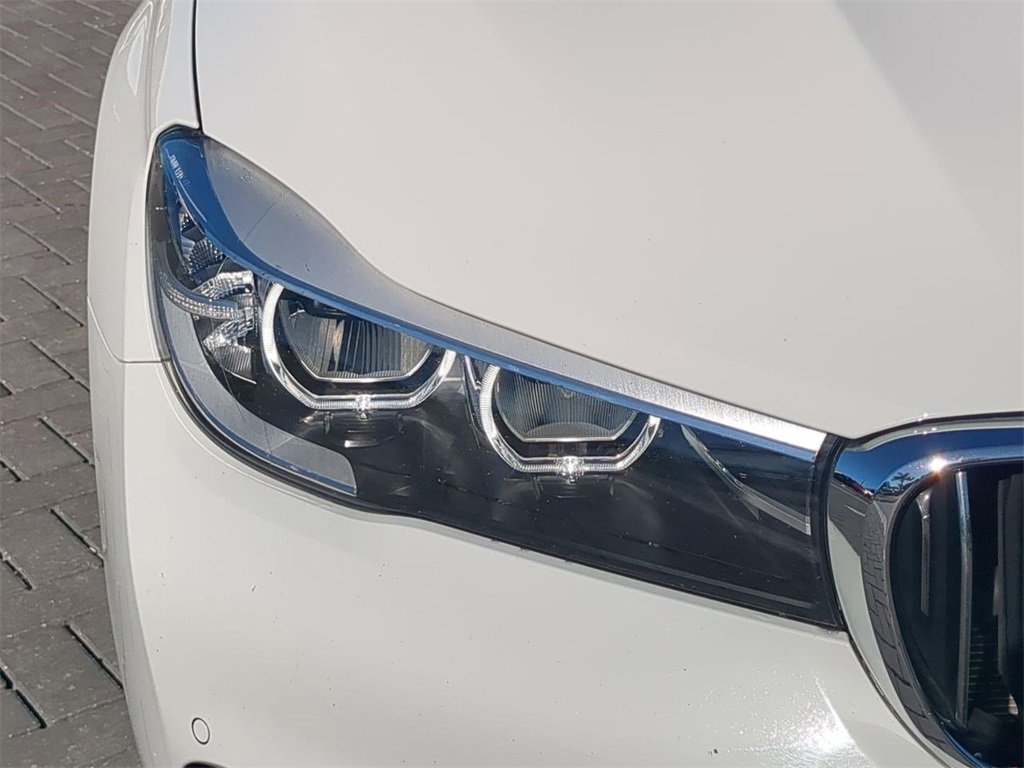 Used 2018 BMW 740i xDrive image 11