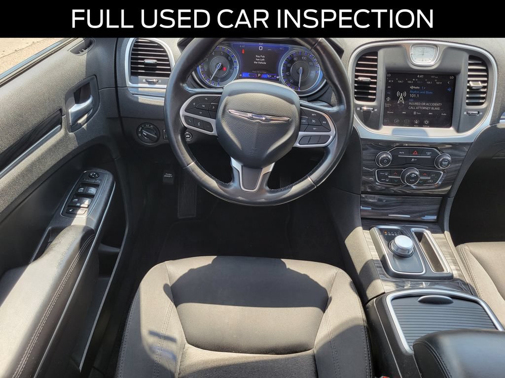 Used 2021 Chrysler 300 Touring RWD image 9