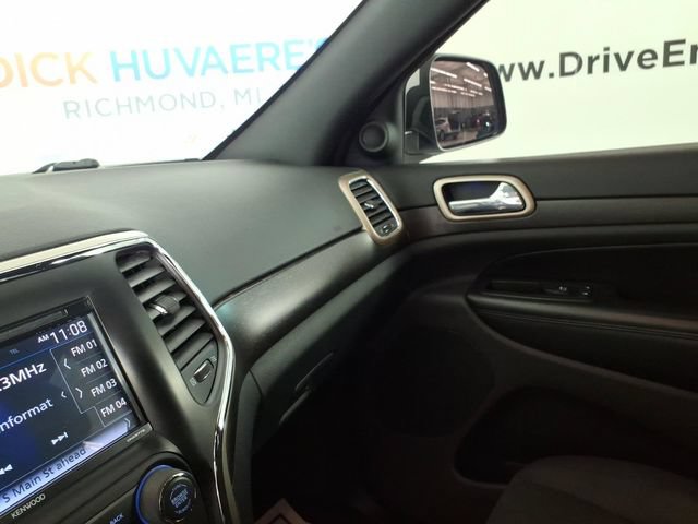 Used 2016 Jeep Grand Cherokee Laredo AWD/4WD image 23