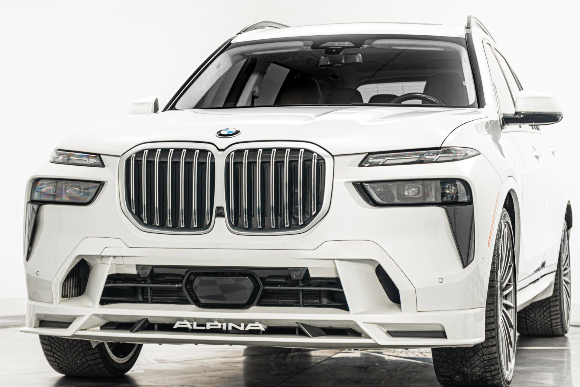 Used 2024 BMW ALPINA XB7 image 5