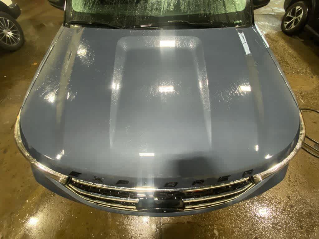 Used 2021 Ford Explorer XLT AWD/4WD image 34