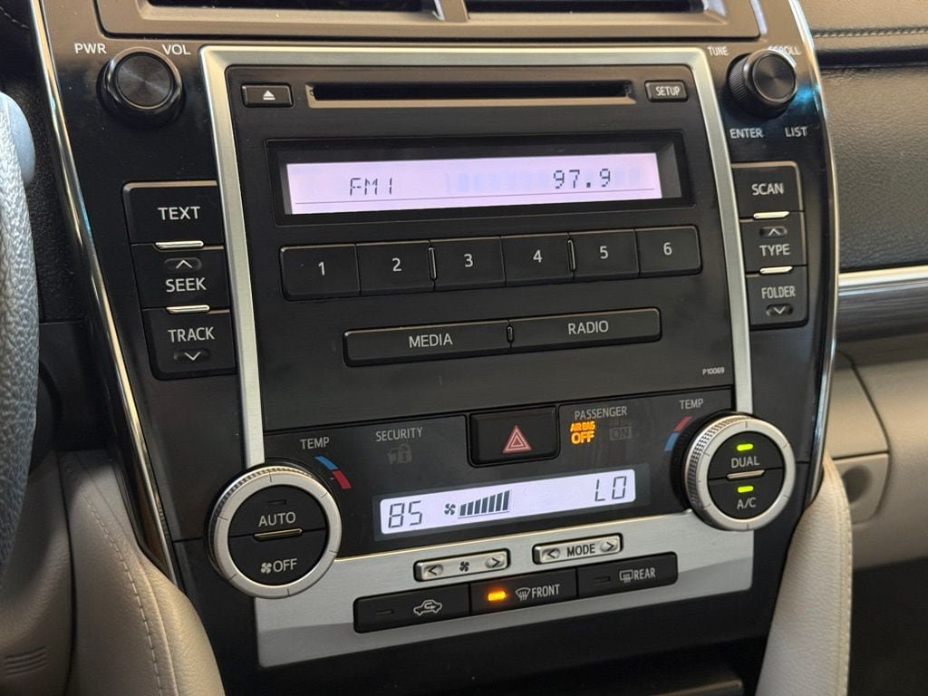 Used 2012 Toyota Camry LE FWD image 20