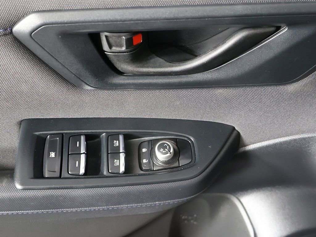 Used 2025 Subaru Forester Premium image 31