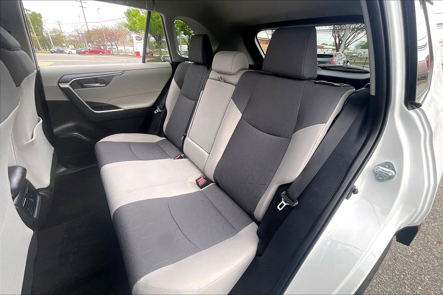 Used 2024 Toyota RAV4 XLE image 30
