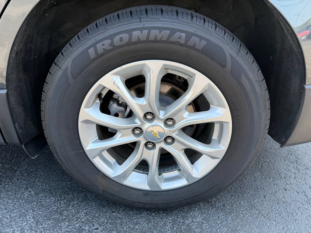 Used 2021 Chevrolet Equinox LS w/ LPO, Blackout Package FWD image 28