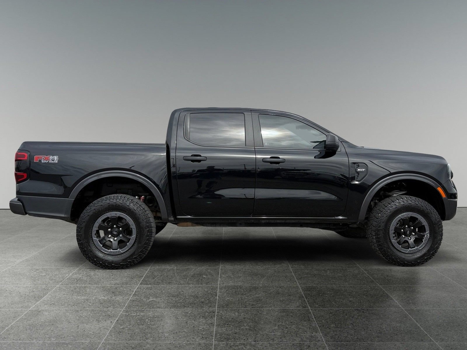 Used 2024 Ford Ranger XLT w/ FX4 Off-Road Package AWD/4WD image 8