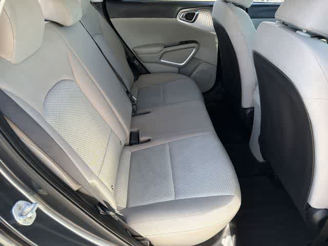 Used 2023 Kia Soul LX w/ LX Technology Package FWD image 17