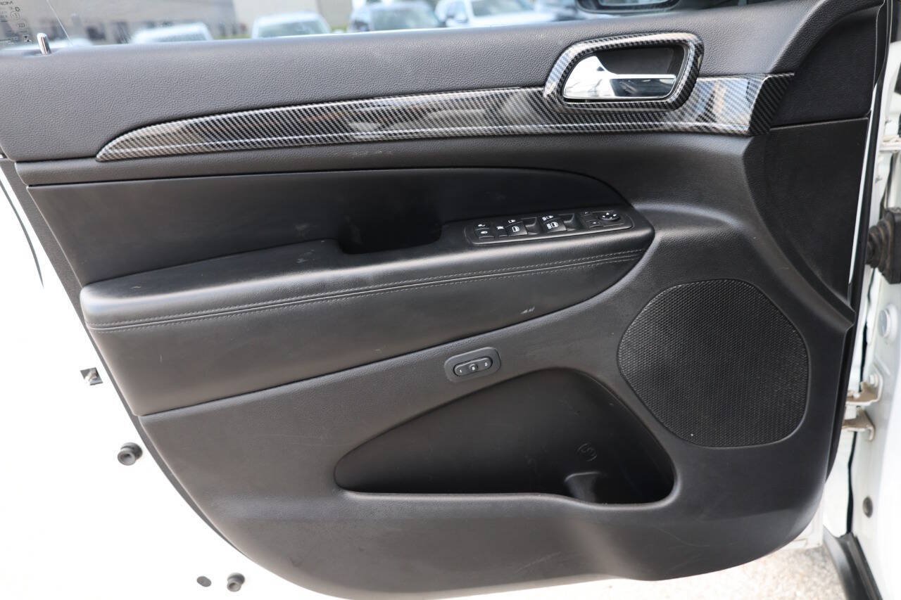 Used 2019 Jeep Grand Cherokee Limited AWD/4WD image 12